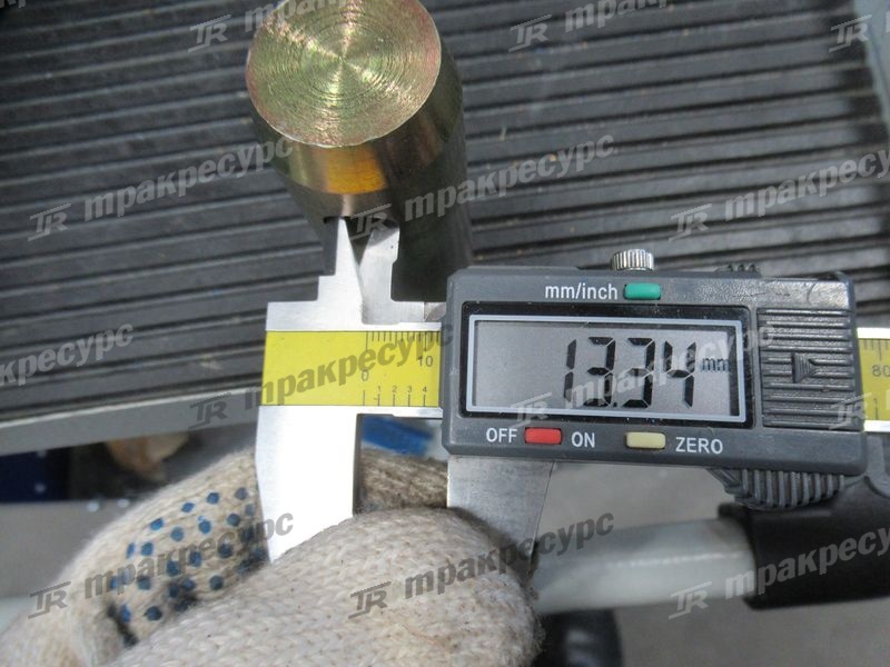 Ось 210F8-02102/1579398