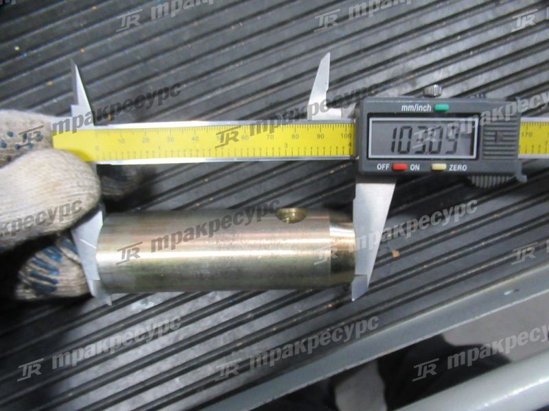 Ось 210F8-02102/1579398