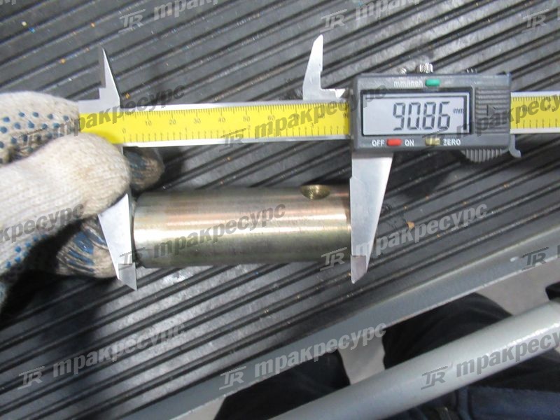 Ось 210F8-02102/1579398