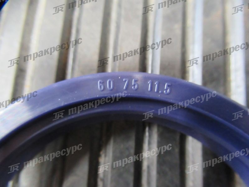 Ремкомплект цилиндра рулевого управления 524W2-40211/2581995