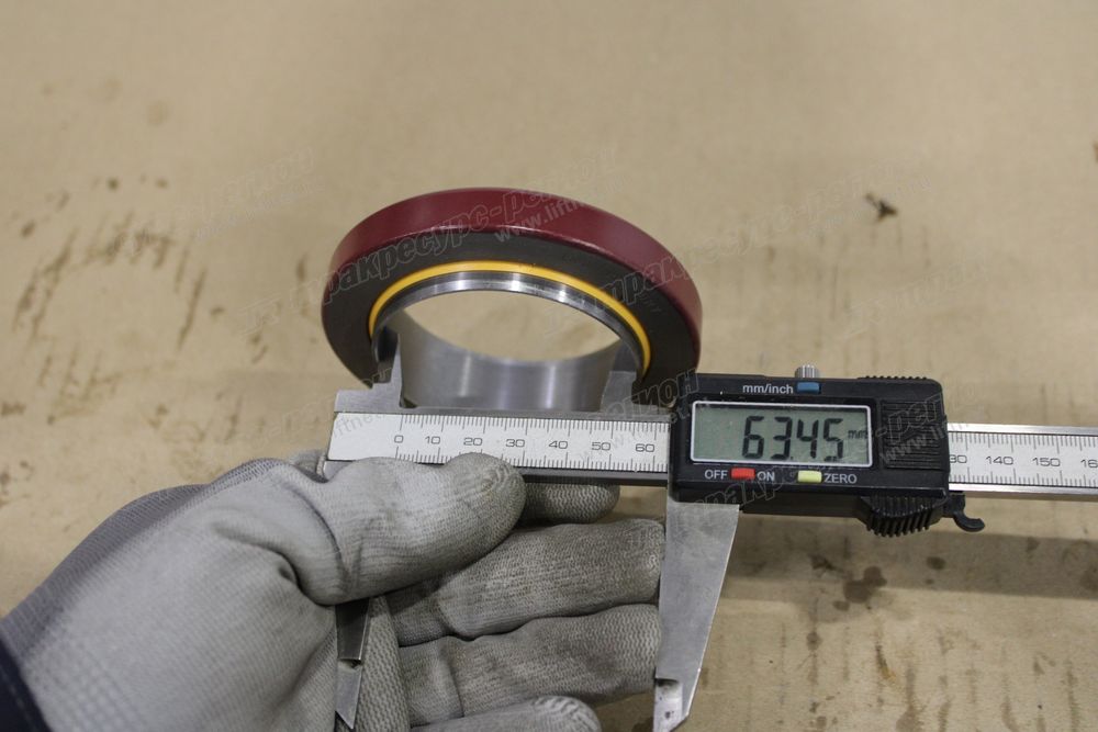 Уплотнение коленвала переднее C02CB-9Y9895