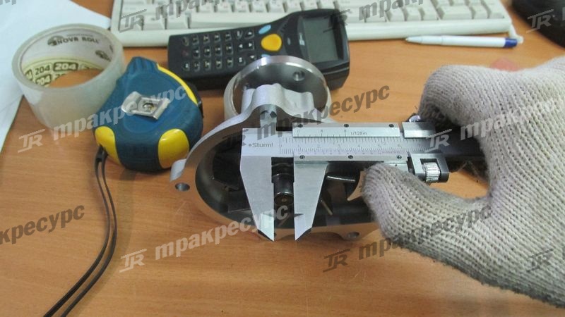 Насос водяной KUBOTA V3300 BN-1C010-73030/8218495