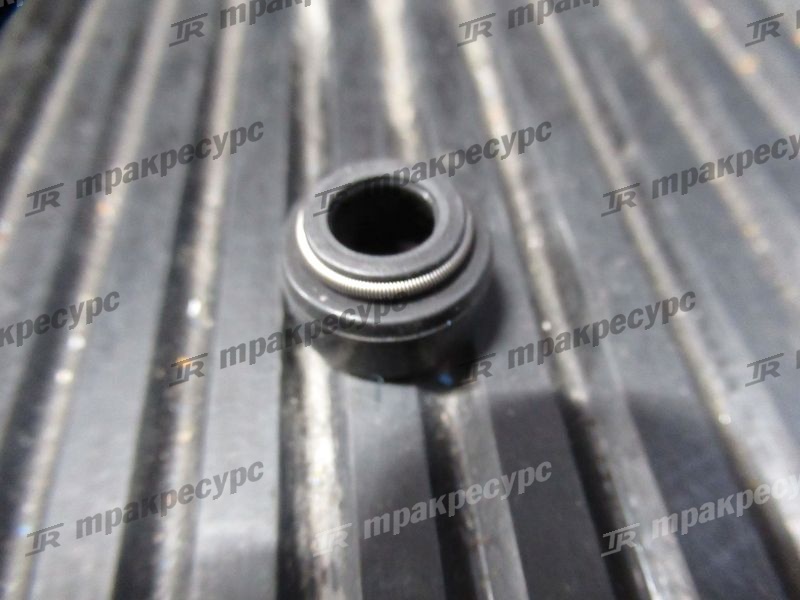 Колпачок маслоотражательный KUBOTA V2403 BN-15221-13153