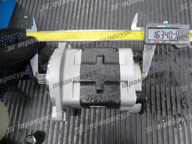 Насос гидравлический 117M7-10401
