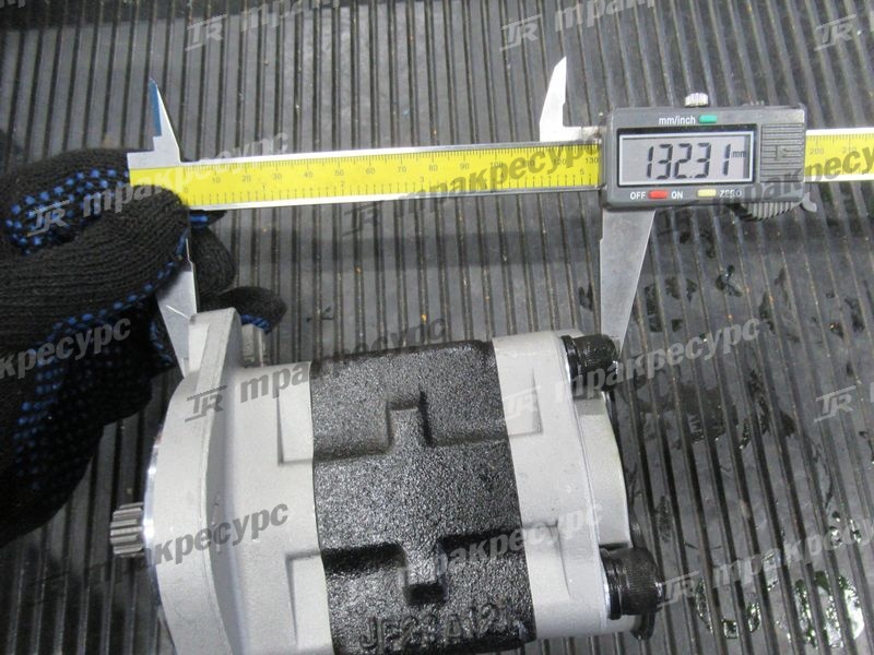 Насос гидравлический 117M7-10401