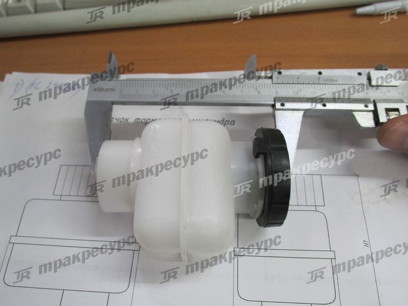 Бачок тормозного цилиндра в сборе