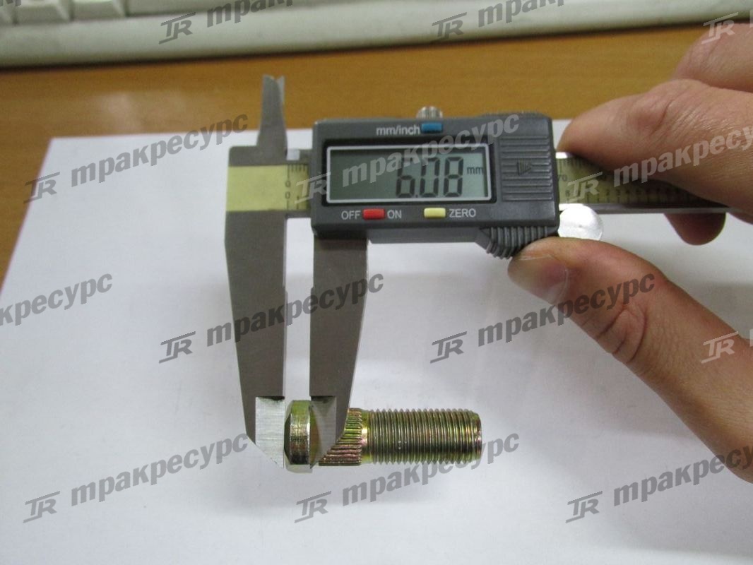 Болт ступицы 23654-32041