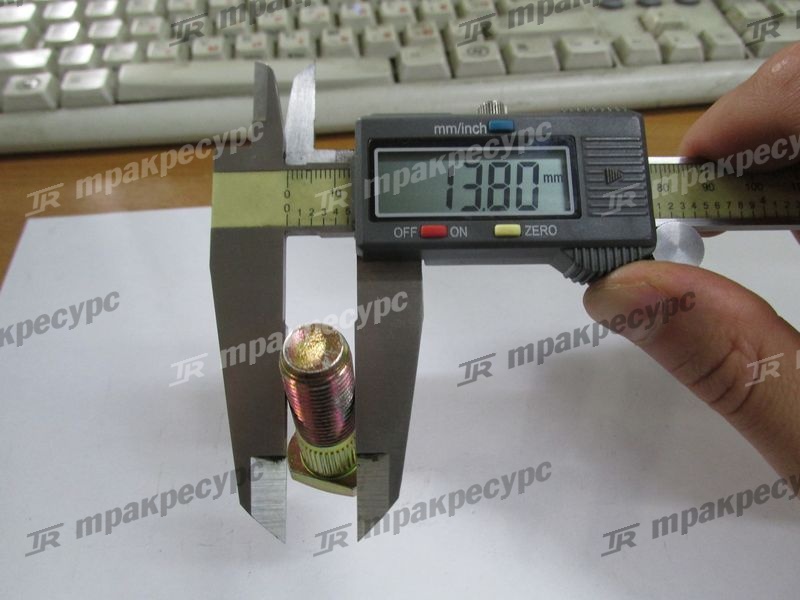 Болт ступицы 23654-32041