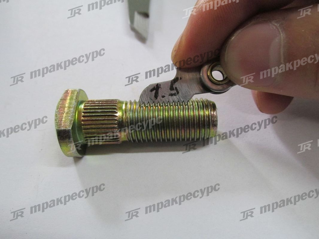 Болт ступицы 23654-32041