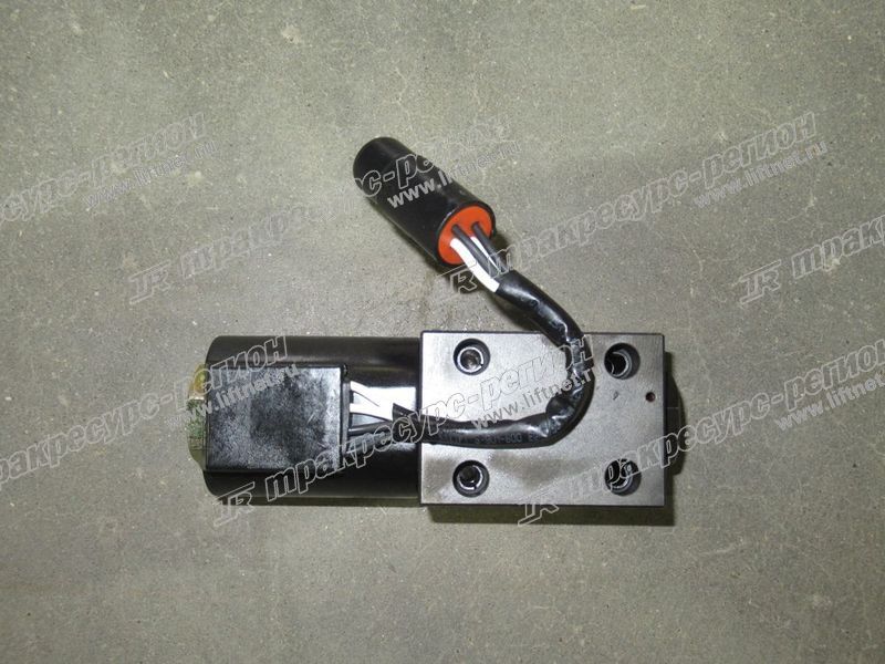 Клапан электромагнитный крышки распределителя ГДП 135L3-82003