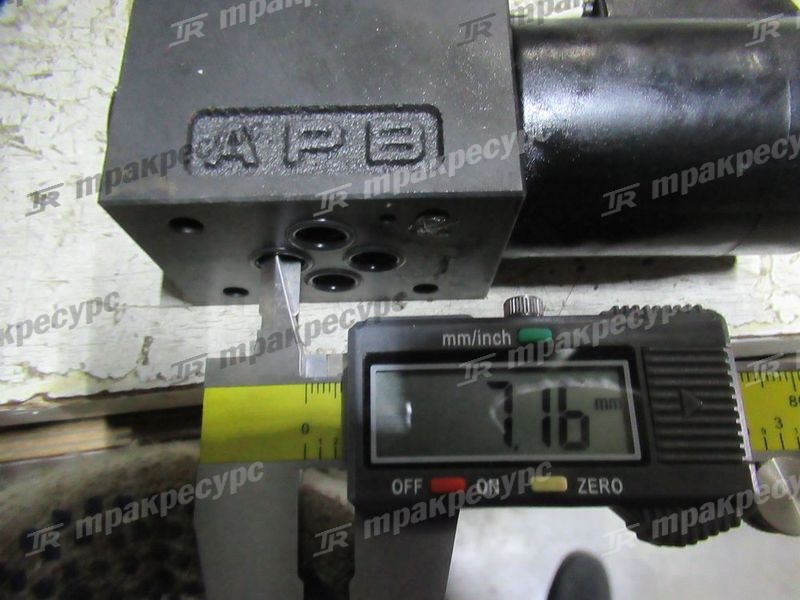 Клапан электромагнитный крышки распределителя ГДП 135L3-82003