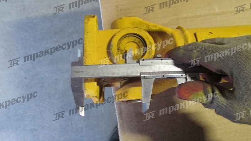 Вал карданный передний XG932