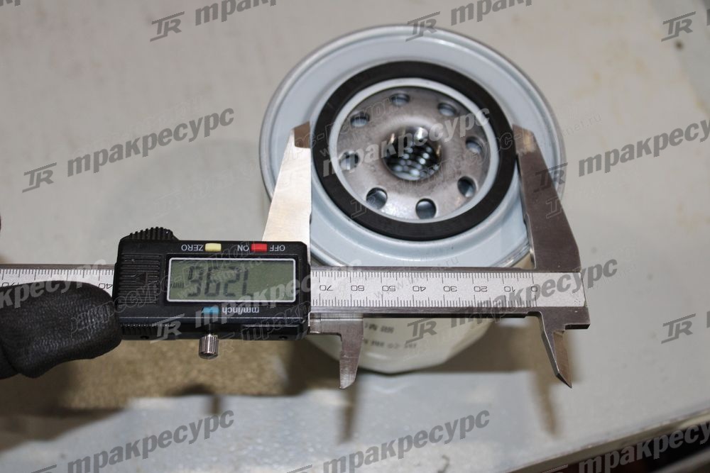 Фильтр масляный двигателя LR4105