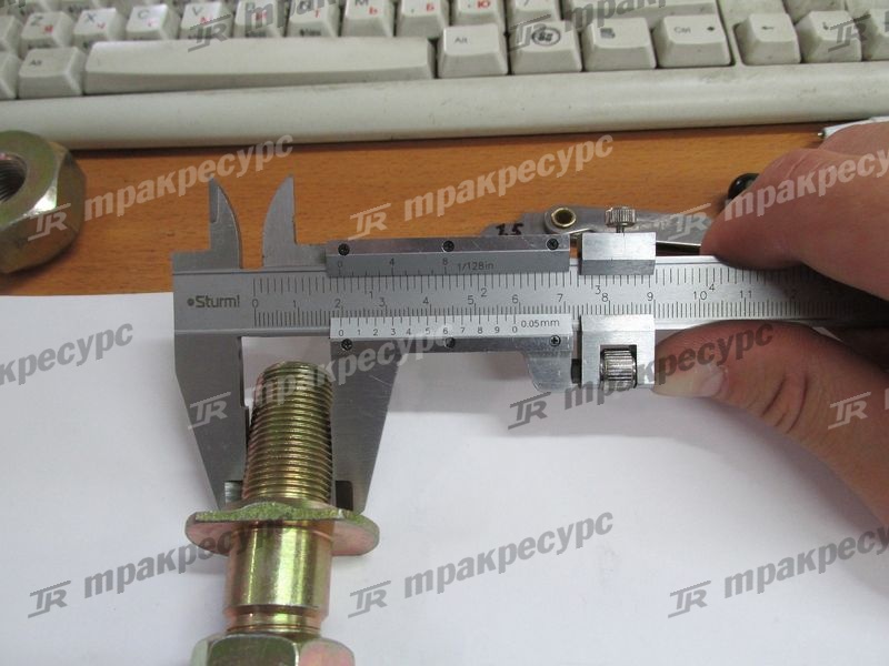 Шпилька ступицы ведущего моста CPCD30