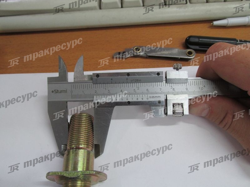 Шпилька ступицы ведущего моста CPCD30