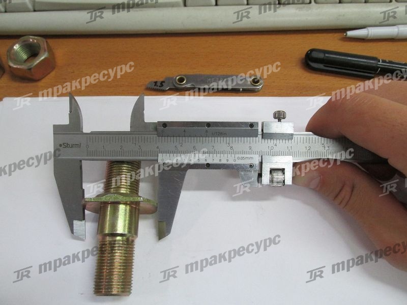 Шпилька ступицы ведущего моста CPCD30