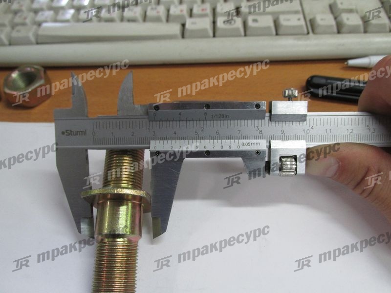 Шпилька ступицы ведущего моста CPCD30