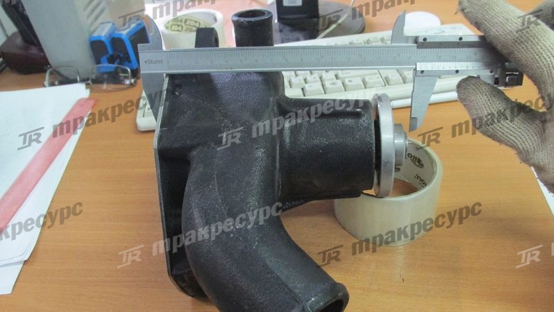 Насос водяной ISUZU 6BG1 Z-1-13650-018-1