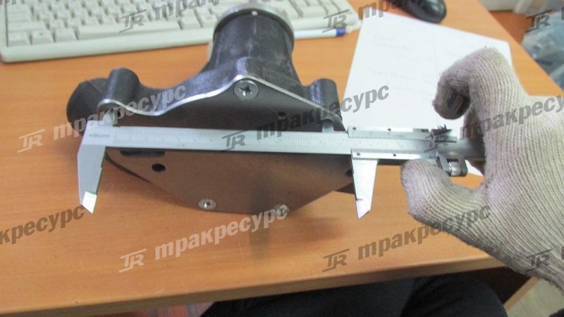 Насос водяной ISUZU 6BG1 Z-1-13650-018-1