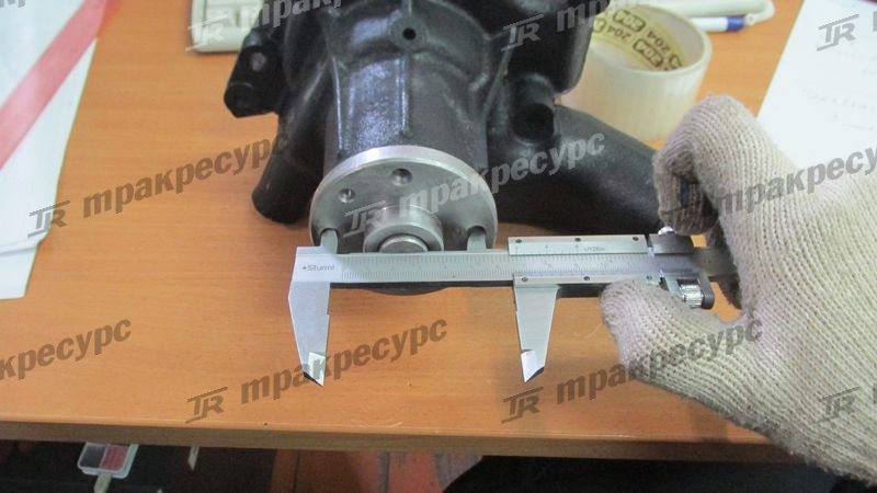 Насос водяной ISUZU 6BG1 Z-1-13650-018-1