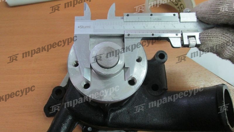 Насос водяной ISUZU 6BG1 Z-1-13650-018-1