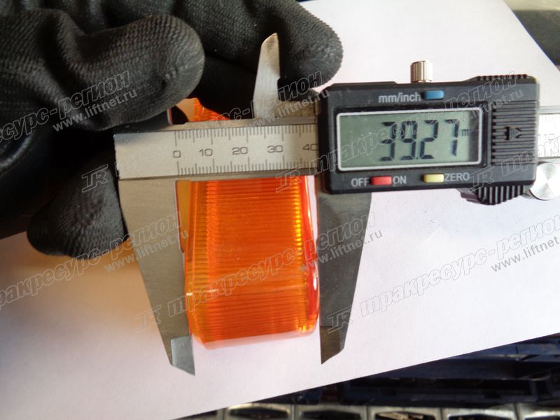 Стекло фонаря переднего 216G2-40731
