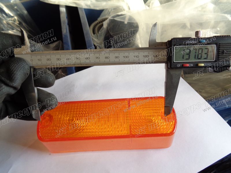 Стекло фонаря переднего 216G2-40731
