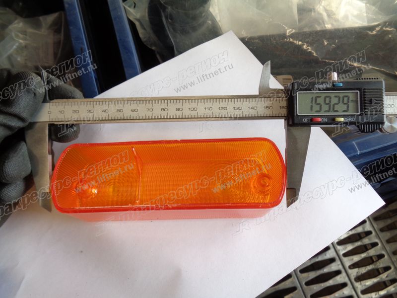 Стекло фонаря переднего 216G2-40731