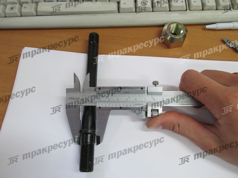 Шпилька ступицы 27413-02031