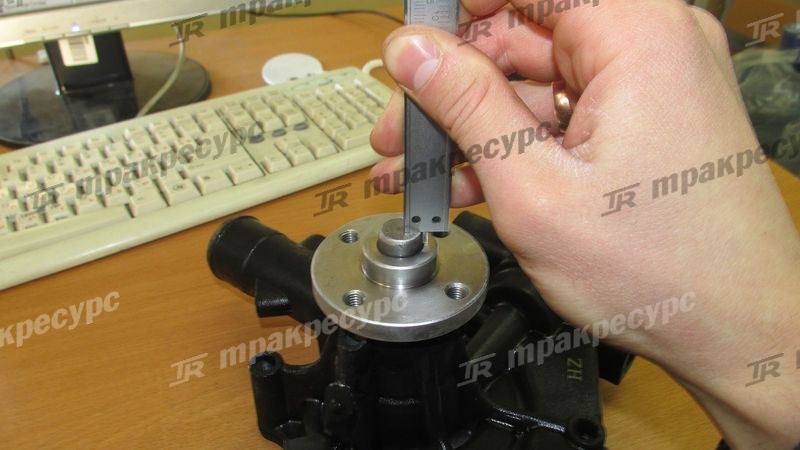 Насос водяной 4D92E/4D94E/4D98E YM129900-42054