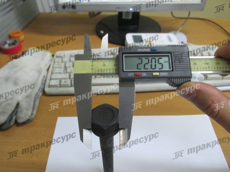 Болт головки блока цилиндров-2 YC6108G