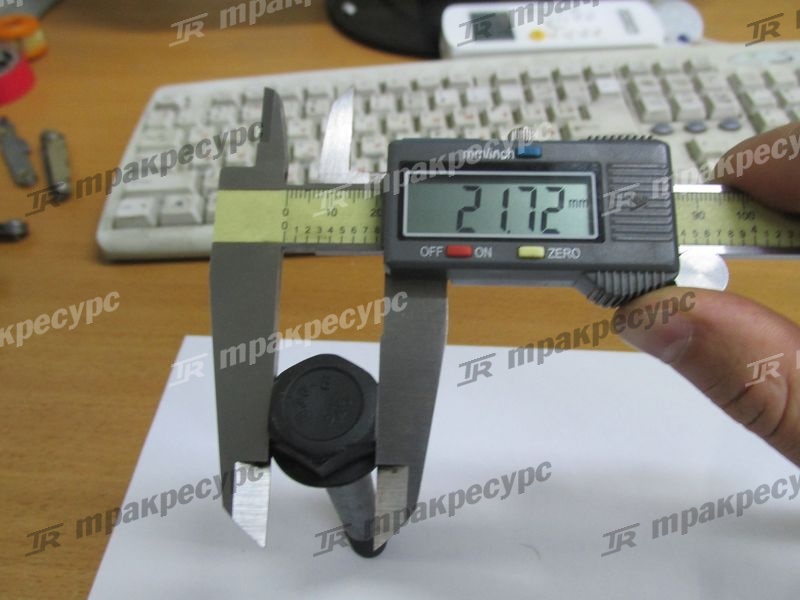Болт головки блока цилиндров-3 YC6108G