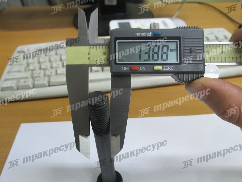 Болт головки блока цилиндров-3 YC6108G