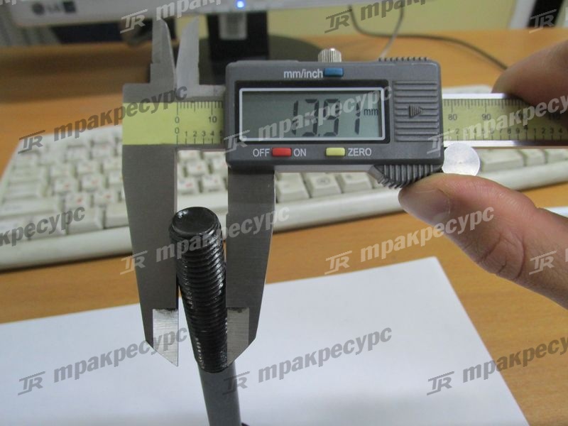 Болт головки блока цилиндров-4 YC6108G