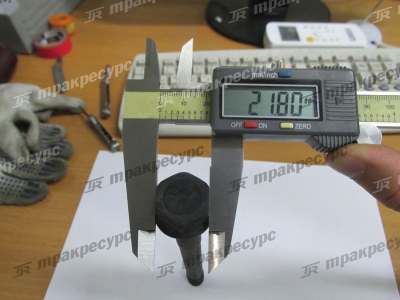 Болт головки блока цилиндров-5 YC6108G