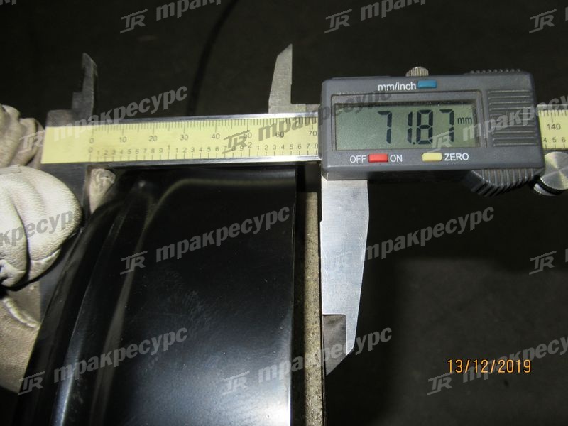 Тормоз в сборе левый 20A73-70201