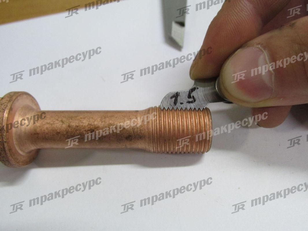 Болт шатуна 6135K-13B