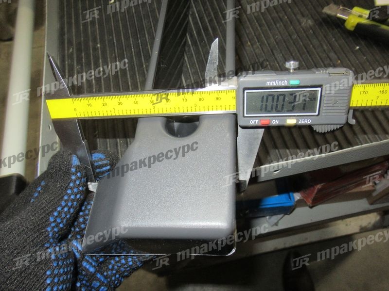 Кожух защитный фонаря заднего правый 22N55-12711