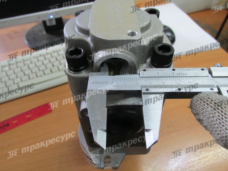Насос гидравлический 67110-30550-71