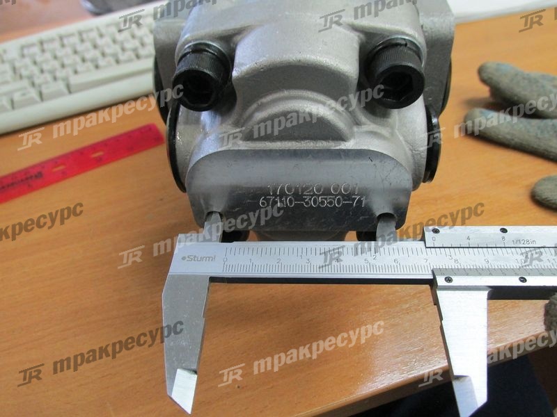 Насос гидравлический 67110-30550-71