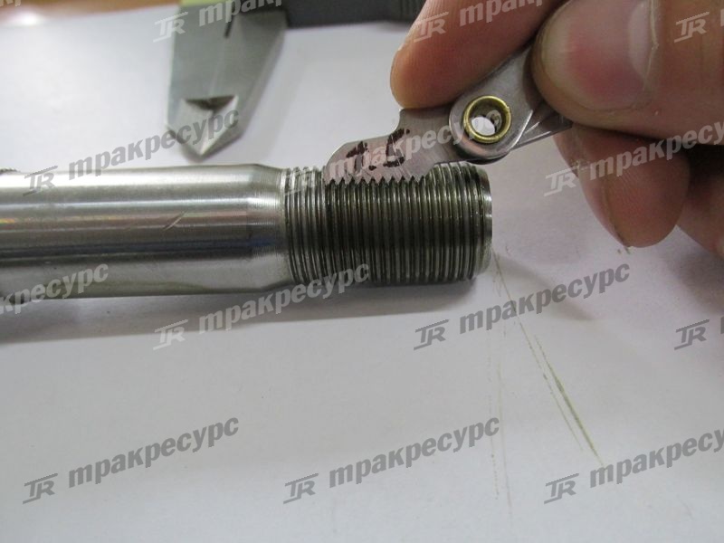 Болт ступицы 3EB-21-52380