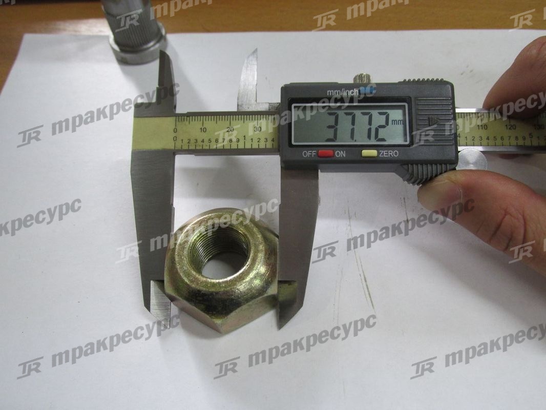 Болт ступицы 3EB-21-52380