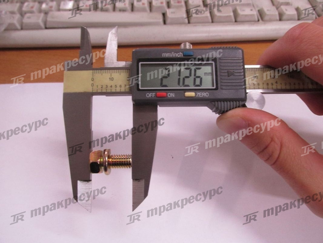 Болт  01183-08016