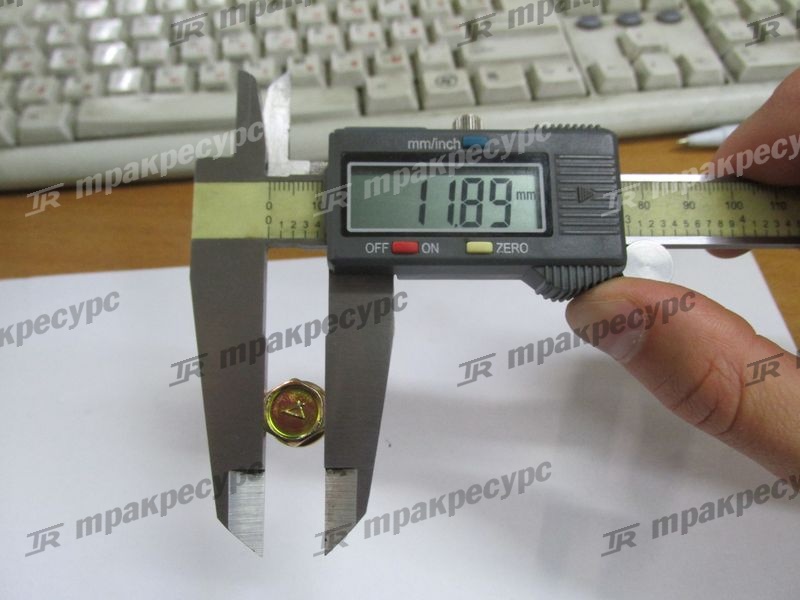 Болт  01183-08016