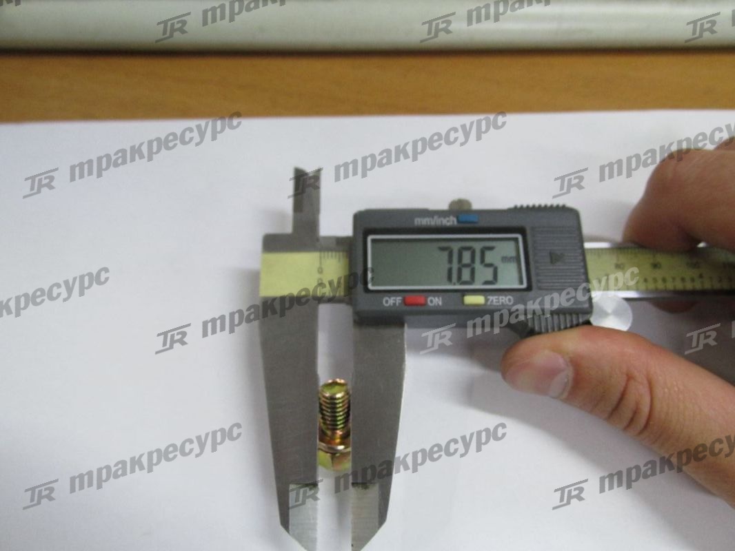 Болт  01183-08016