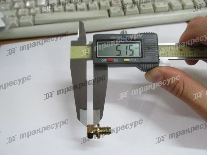 Болт  01183-08016
