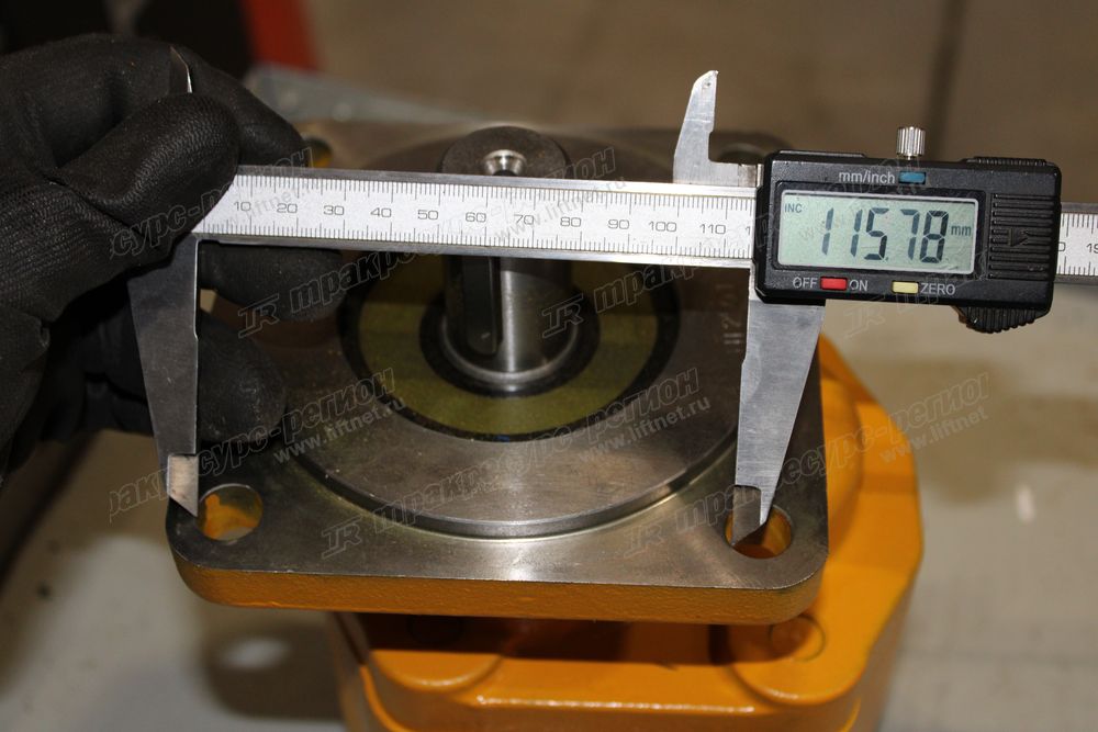Насос системы гидравлики ZL30/ML333R
