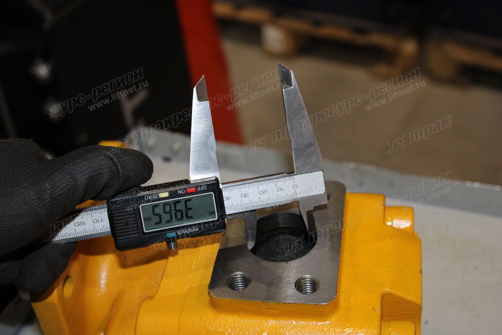 Насос системы гидравлики ZL30/ML333R