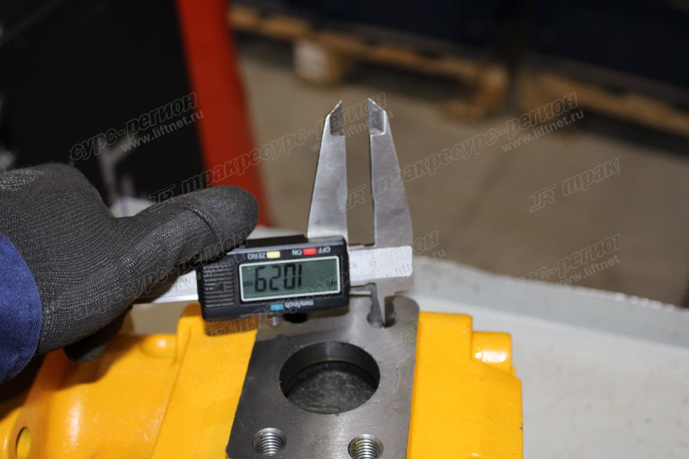 Насос системы гидравлики ZL30/ML333R
