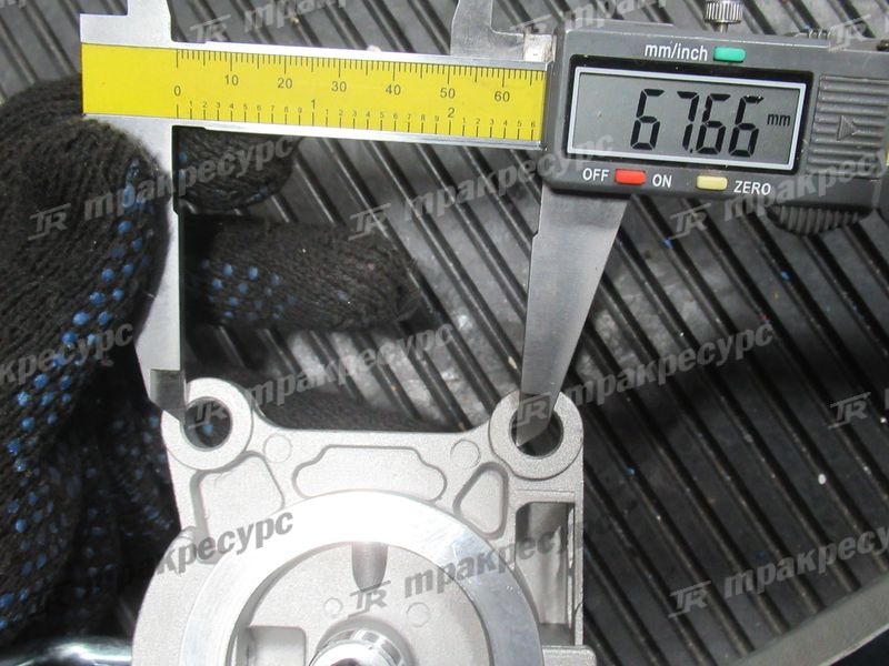 Насос топливоподкачивающий TOYOTA 1DZ 23302-23440-71